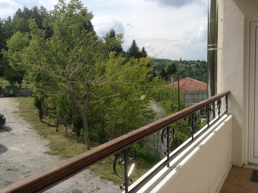 Πανδοχείο Λίμνης Πλαστήρα Hotel Kastania  Exterior photo